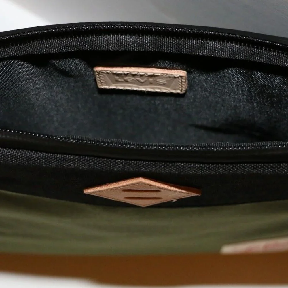 New Levi's iPad Tablet Case Fits Most Tablets 8.25”x9.5”
